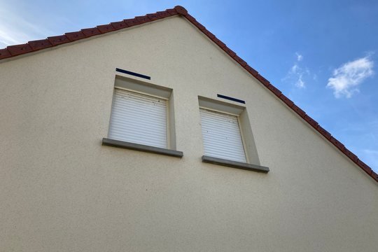 Installation de store banne en Normandie par Atout Depann'