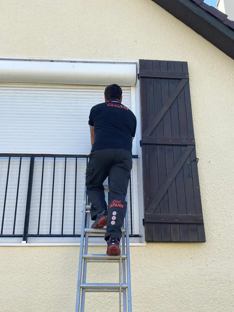 Technicien Atout Depann' en dépannage de volet roulant à Rouen